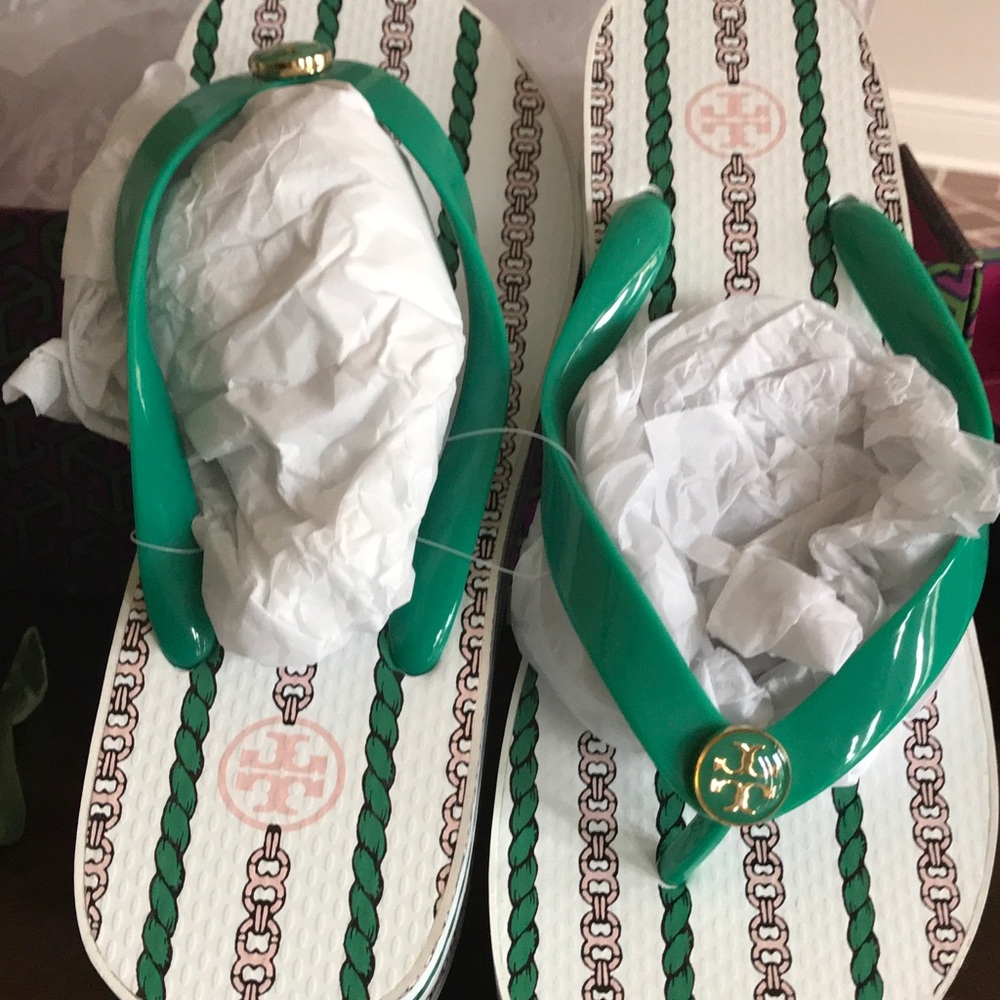 Women’s wedge flip flop
